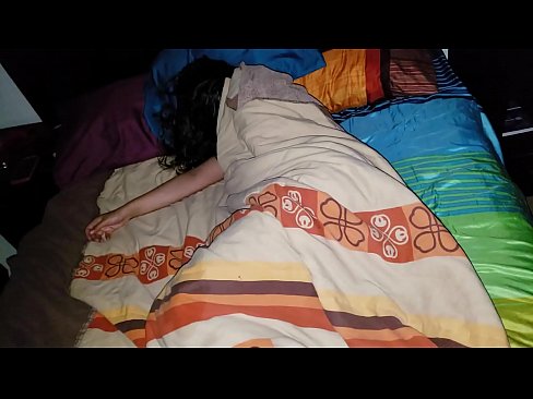 ❤️ Посинак грди своју младу маћеху док она спава. ❤ Јебени видео на sr.pornma-com.ru ❤